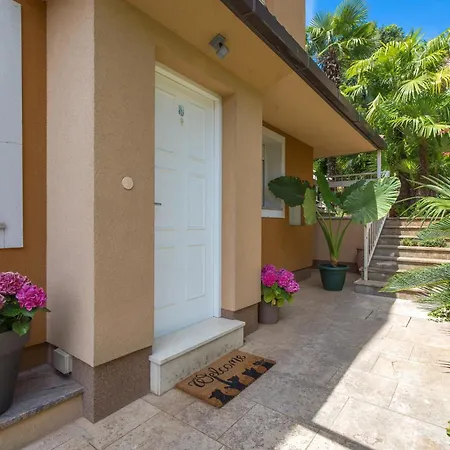 Lejlighed With A Parking Space - 23458 *