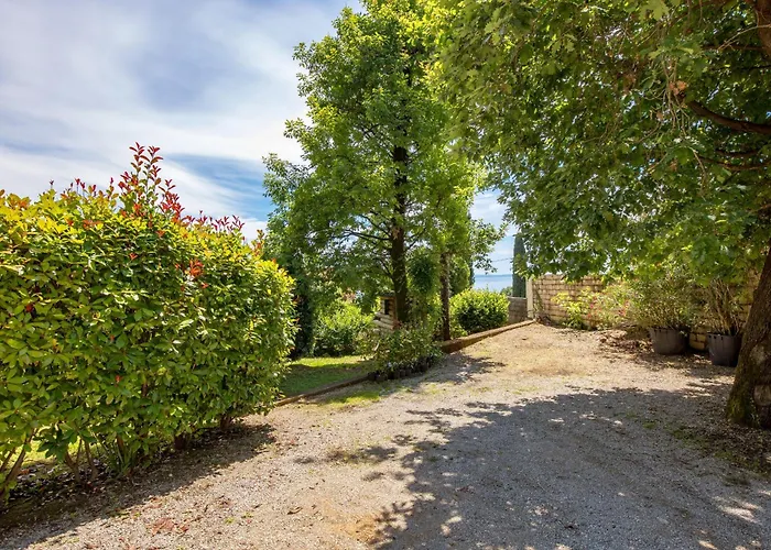 With A Parking Space - 23458 * オパティヤ